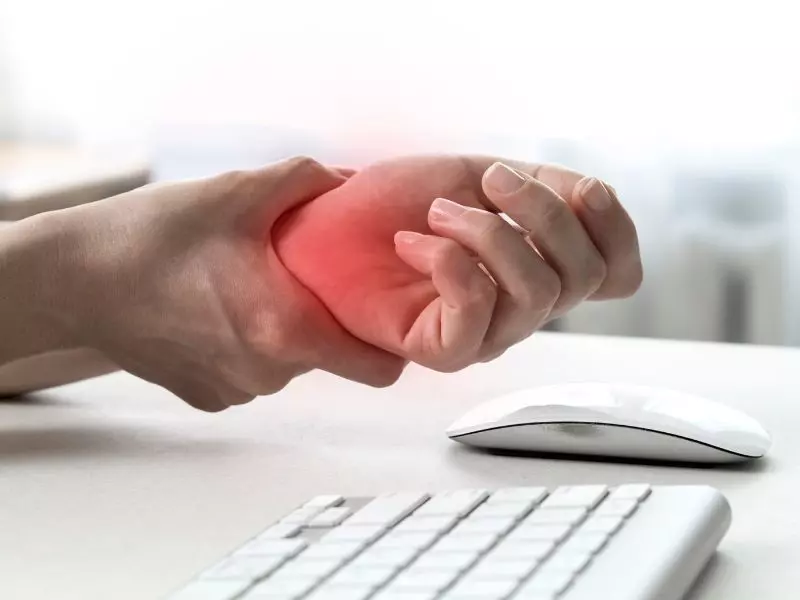 Người mắc hội chứng ống cổ tay có nguy cơ dẫn đến viêm khớp cổ tay 